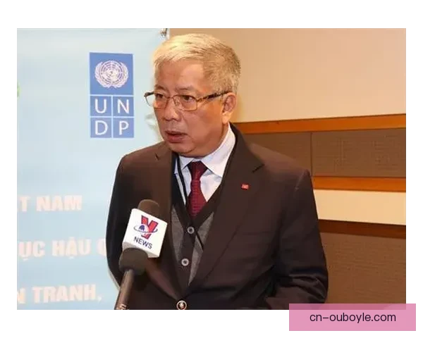 阮庭北险酿大祸 视频裁判救越南