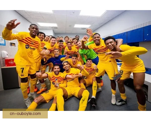 西班牙人出席巴尔孔斯致敬礼 西班牙人出席巴尔孔斯致敬礼