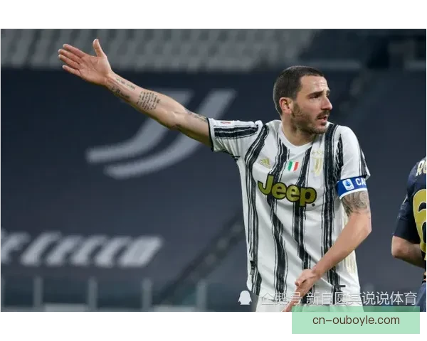 王濛观赛国米尤文比赛获赠6号球衣 王濛观赛国米尤文比赛获赠6号球衣